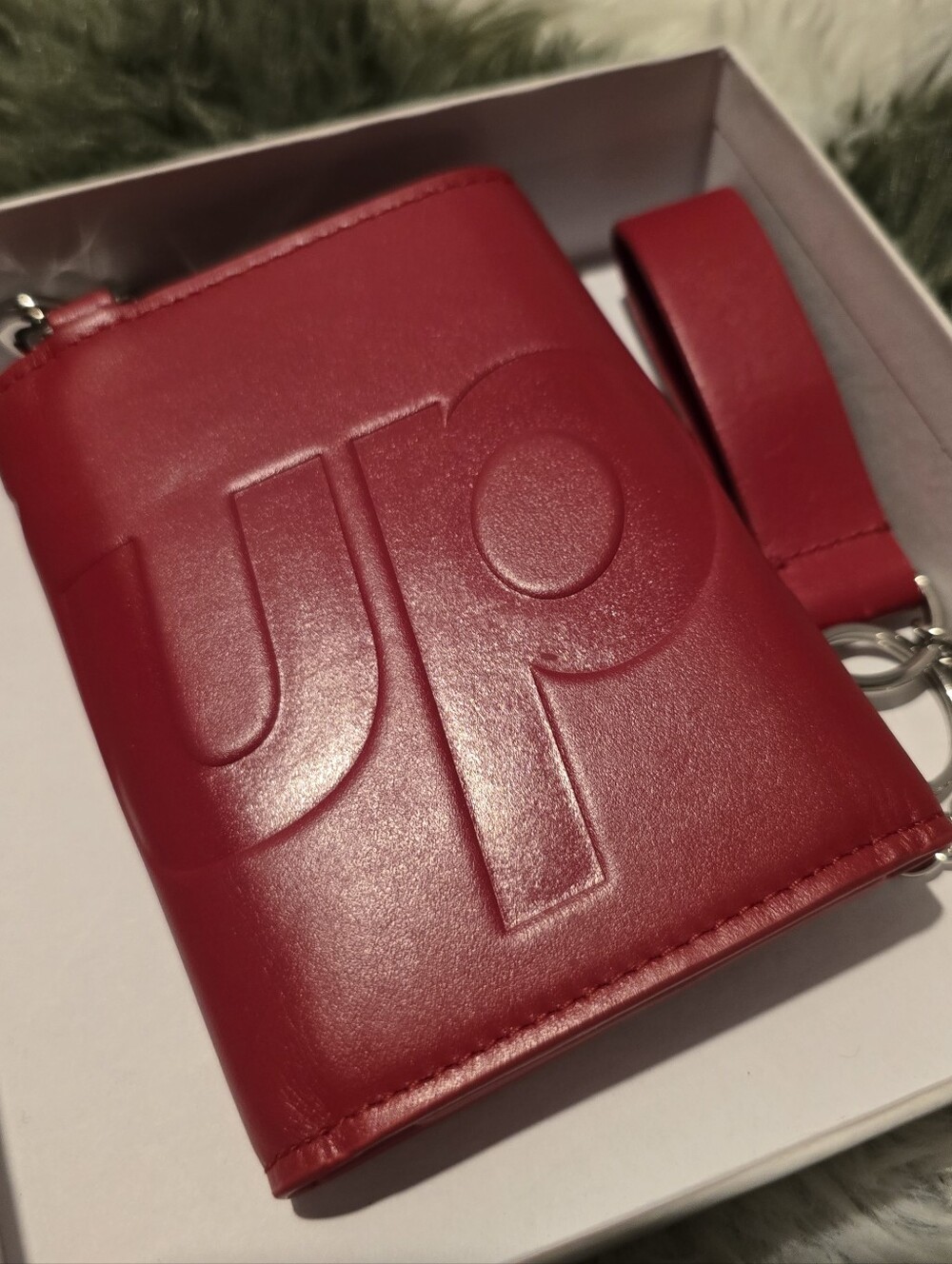 Supreme - Leather Chain Wallet | Red - Picture 2 of 8